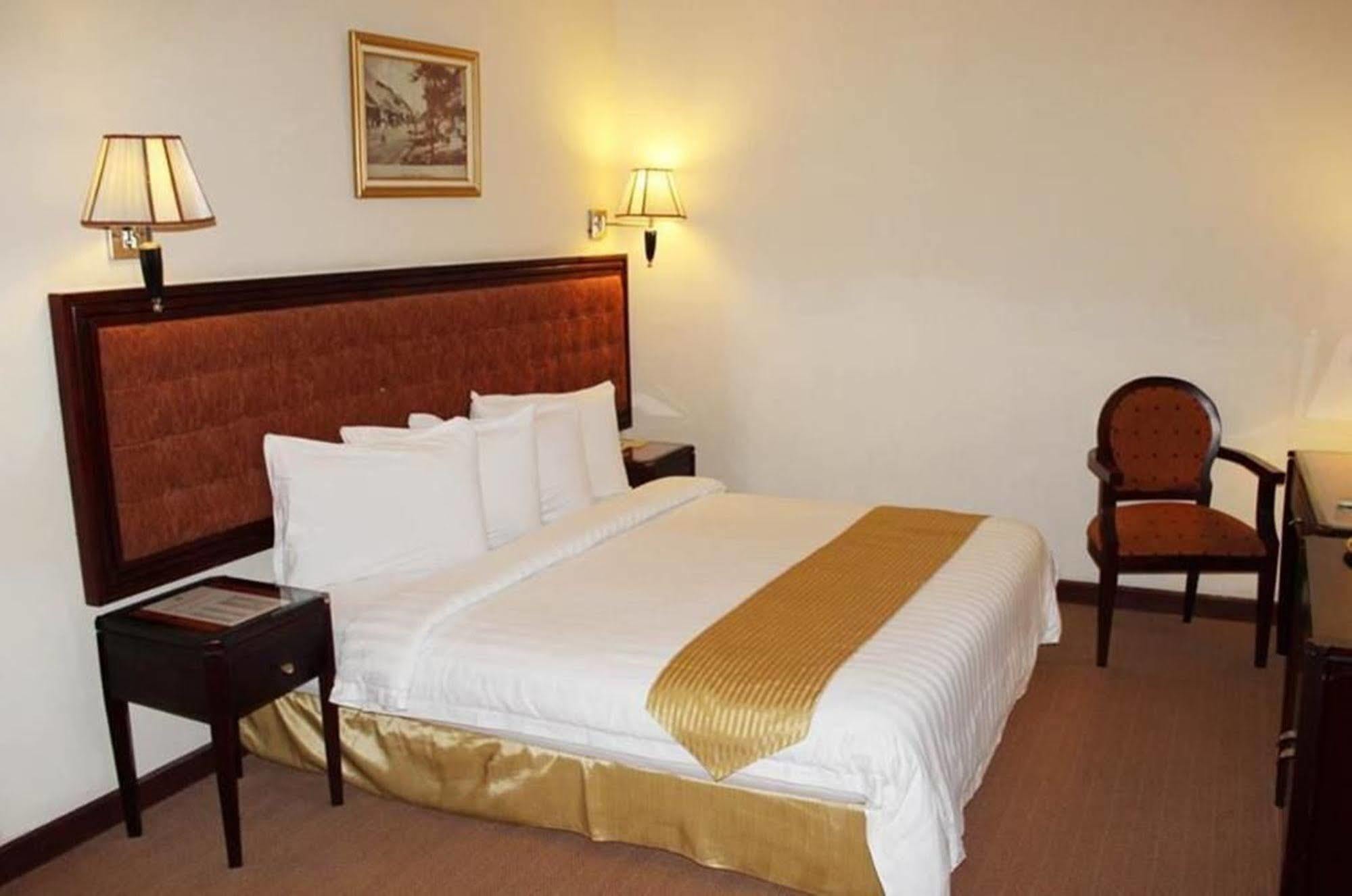 Harbourbay Amir Hotel Batam Zewnętrze zdjęcie